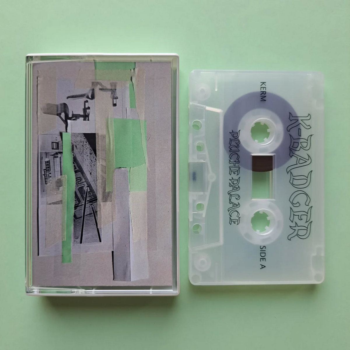 KRM40 - Kneel Badger - Pluche Palace