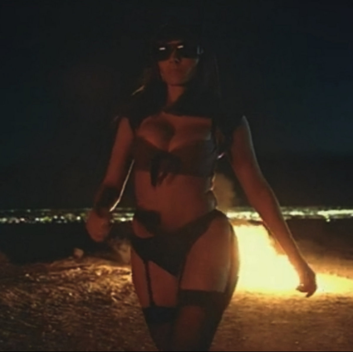 Kanye West ft Dwele - Flashing Lights (MOOSE edit)