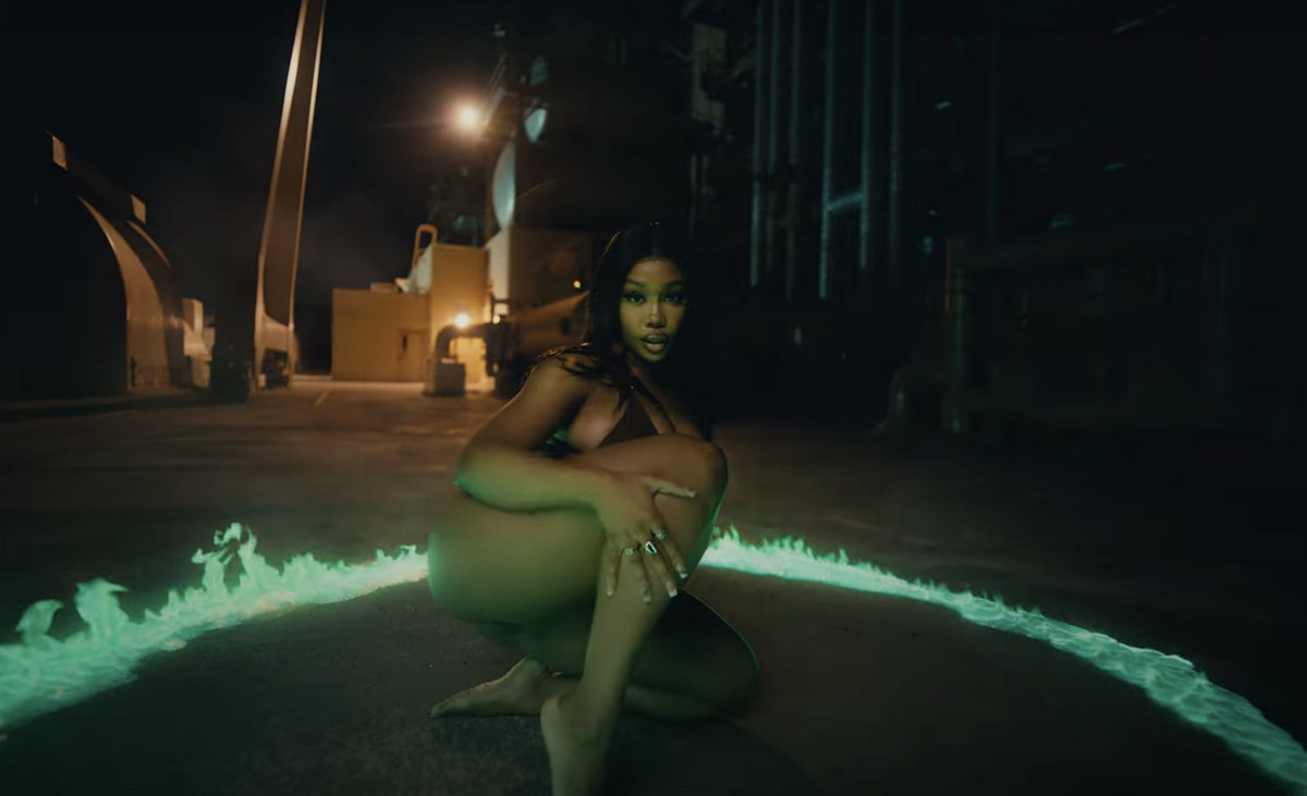 SZA - Snooze (MOOSE edit)